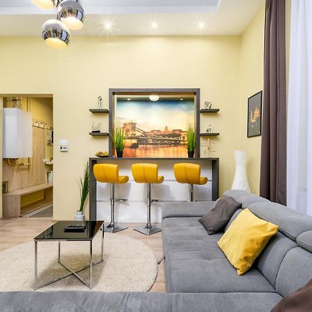 Downtown Deluxe-Two Bedroom Apartment With Sauna Budapest Exterior foto