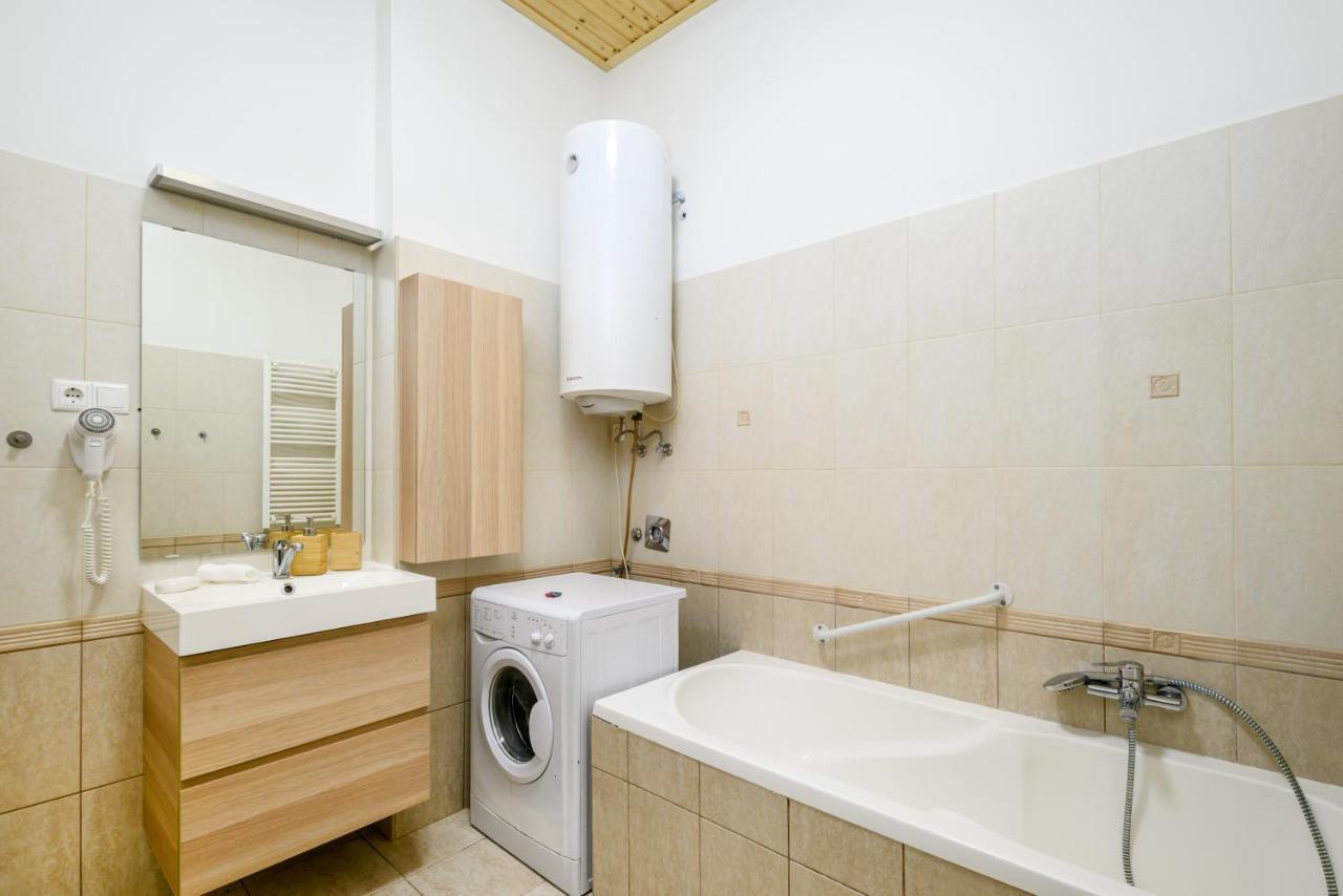 Downtown Deluxe-Two Bedroom Apartment With Sauna Budapest Exterior foto