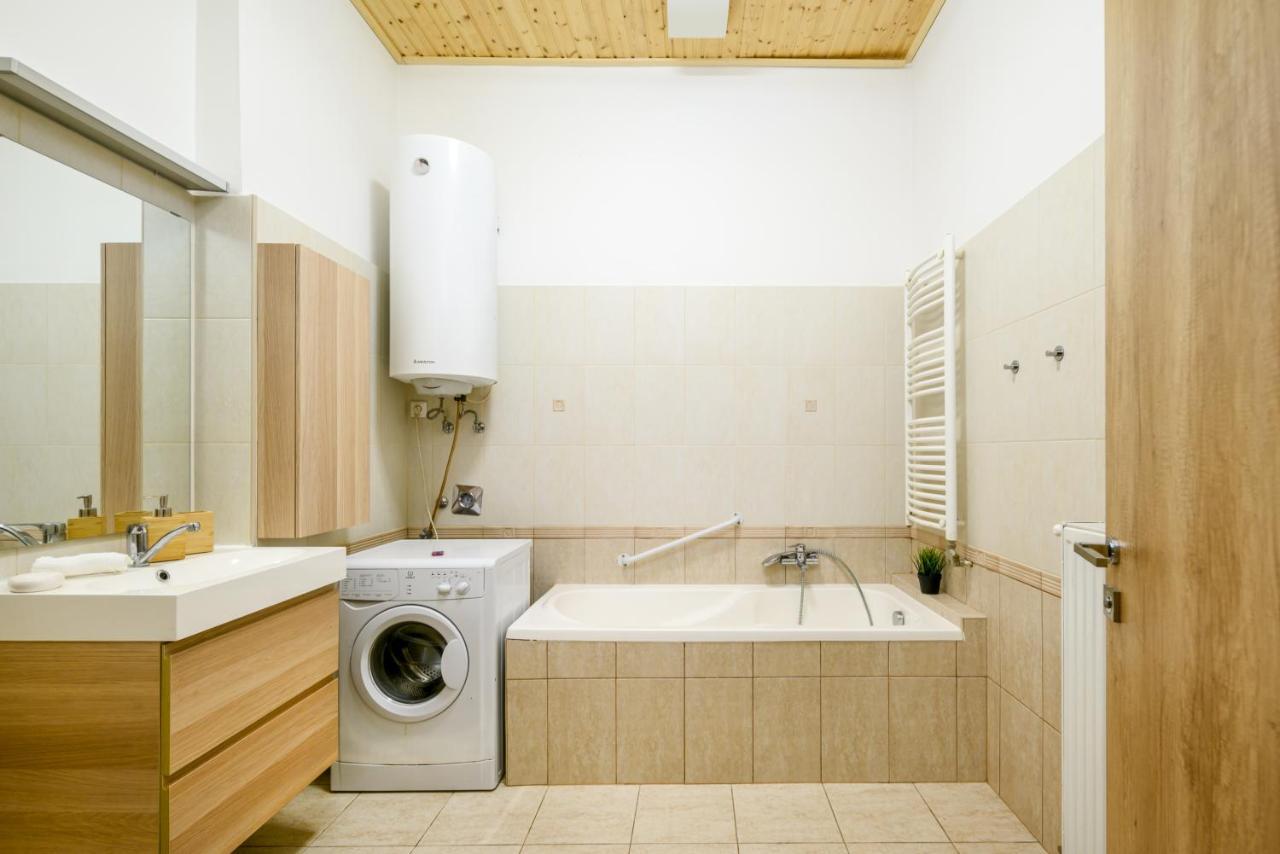 Downtown Deluxe-Two Bedroom Apartment With Sauna Budapest Exterior foto